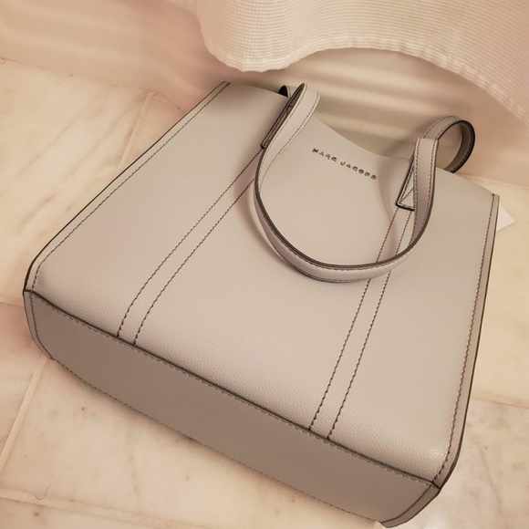 🔥👑🔥 NWT Authentic Marc Jacobs Repeat Tote - Picture 8 of 8